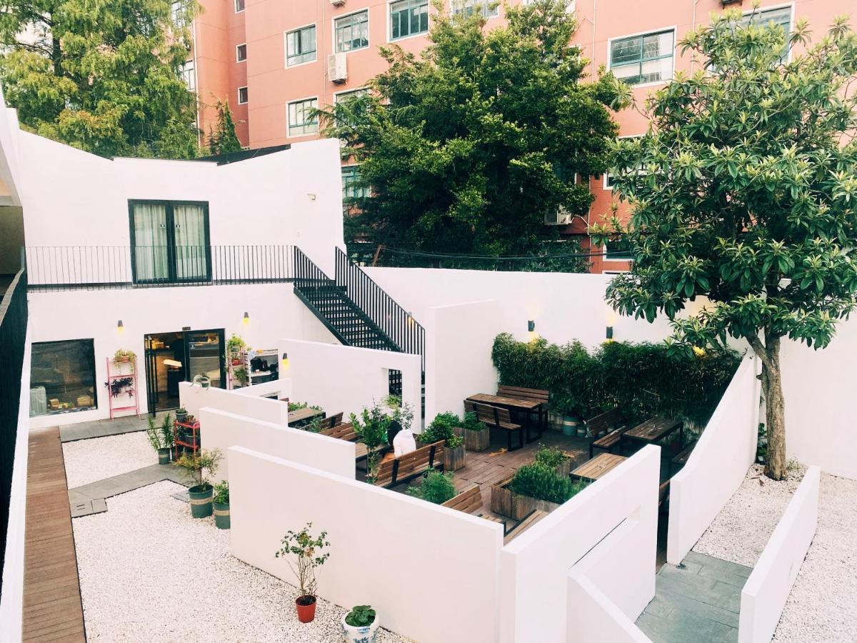 Hidden Garden International Youth Hostel -Near Oriental Pearl &Lujiazui -Garden Social Area -Bar -Cafe -Free Laundry Luggage Storage -24H Front Desk -English Service Shanghai Exterior photo