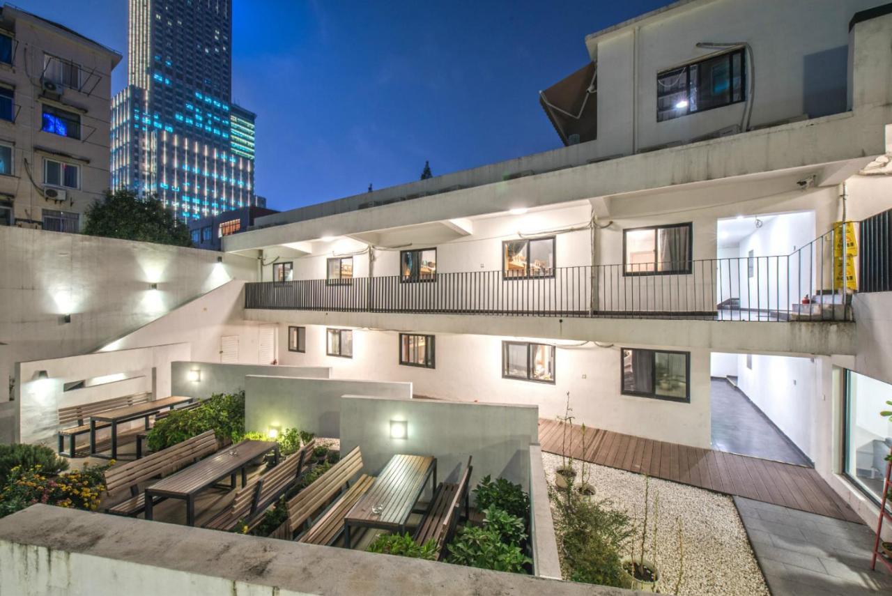 Hidden Garden International Youth Hostel -Near Oriental Pearl &Lujiazui -Garden Social Area -Bar -Cafe -Free Laundry Luggage Storage -24H Front Desk -English Service Shanghai Exterior photo