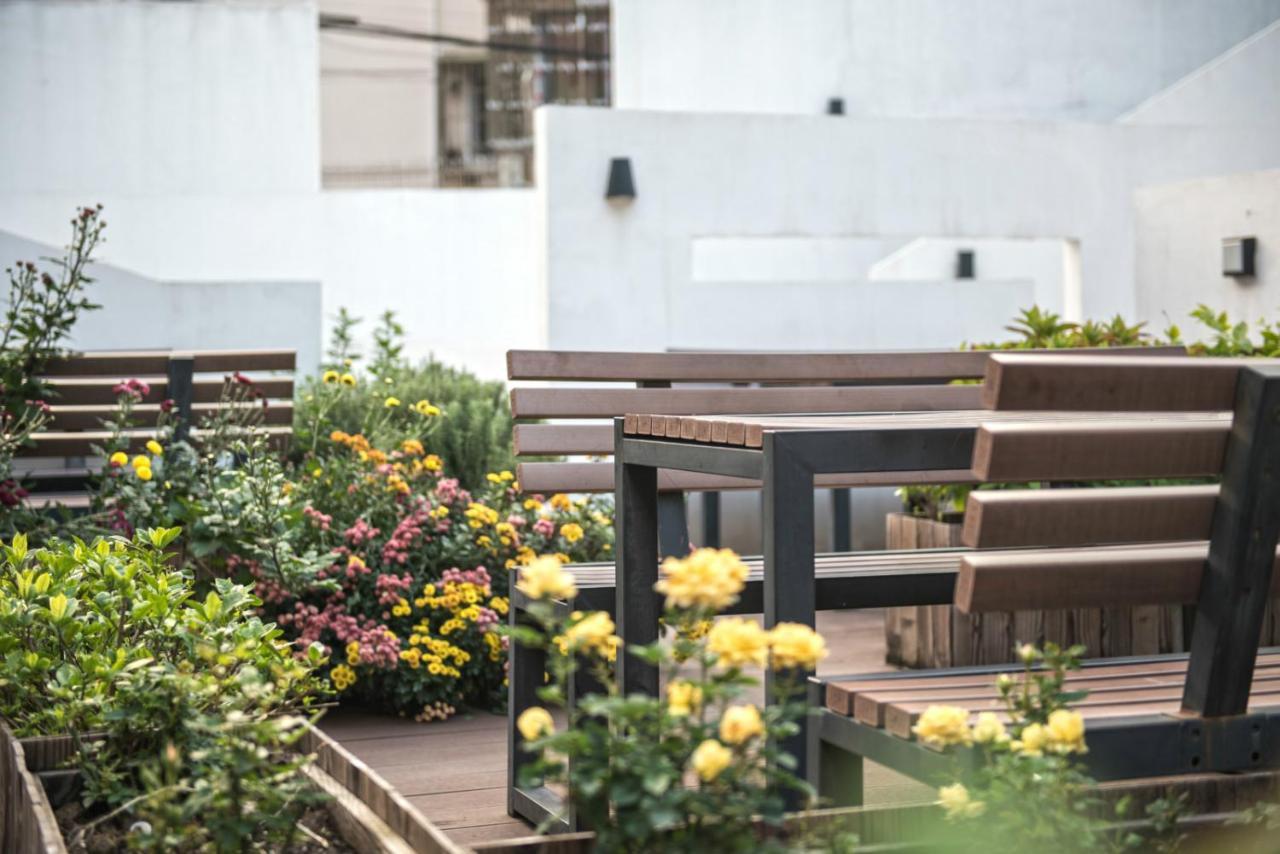 Hidden Garden International Youth Hostel -Near Oriental Pearl &Lujiazui -Garden Social Area -Bar -Cafe -Free Laundry Luggage Storage -24H Front Desk -English Service Shanghai Exterior photo