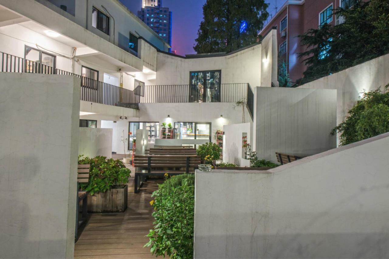 Hidden Garden International Youth Hostel -Near Oriental Pearl &Lujiazui -Garden Social Area -Bar -Cafe -Free Laundry Luggage Storage -24H Front Desk -English Service Shanghai Exterior photo