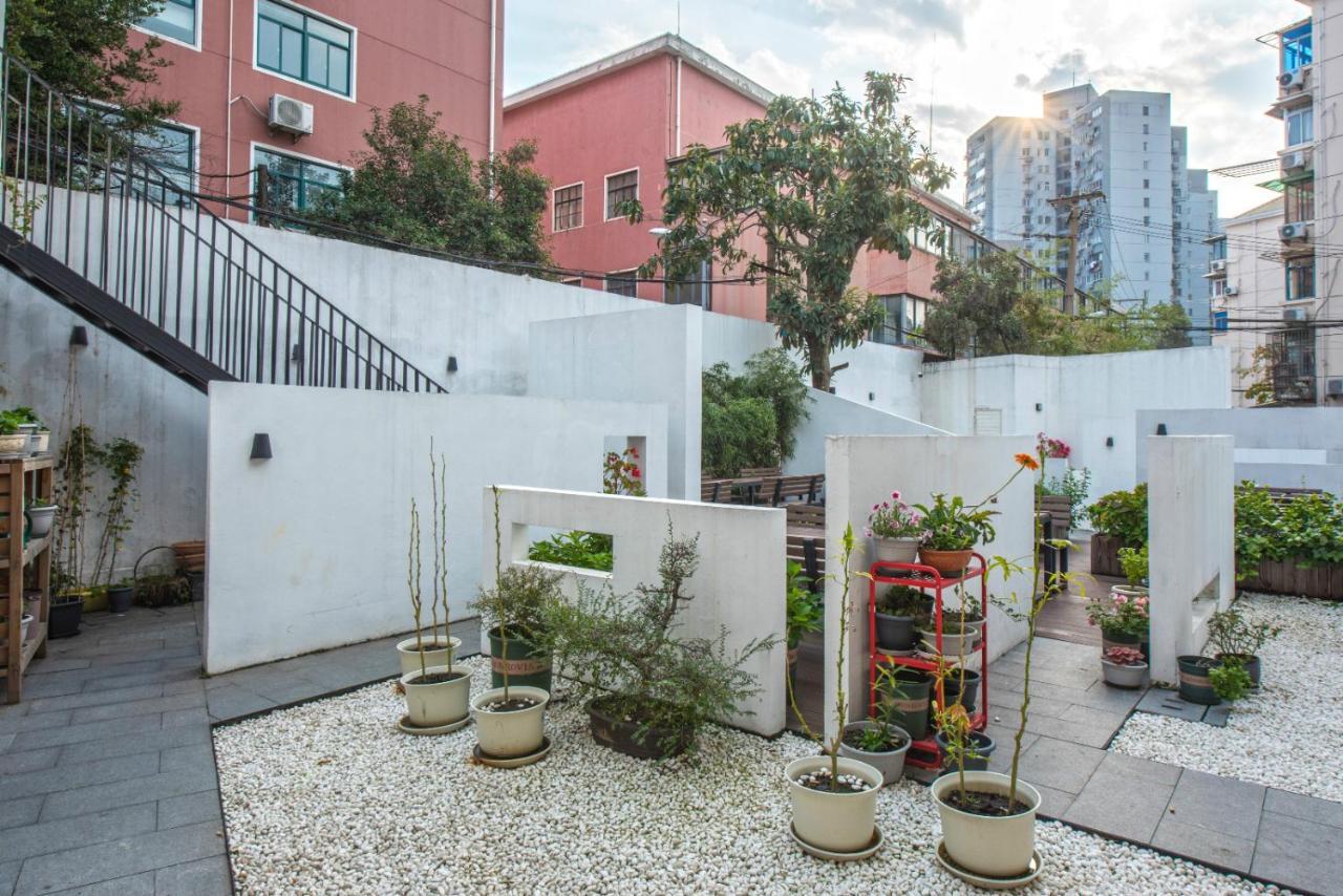 Hidden Garden International Youth Hostel -Near Oriental Pearl &Lujiazui -Garden Social Area -Bar -Cafe -Free Laundry Luggage Storage -24H Front Desk -English Service Shanghai Exterior photo