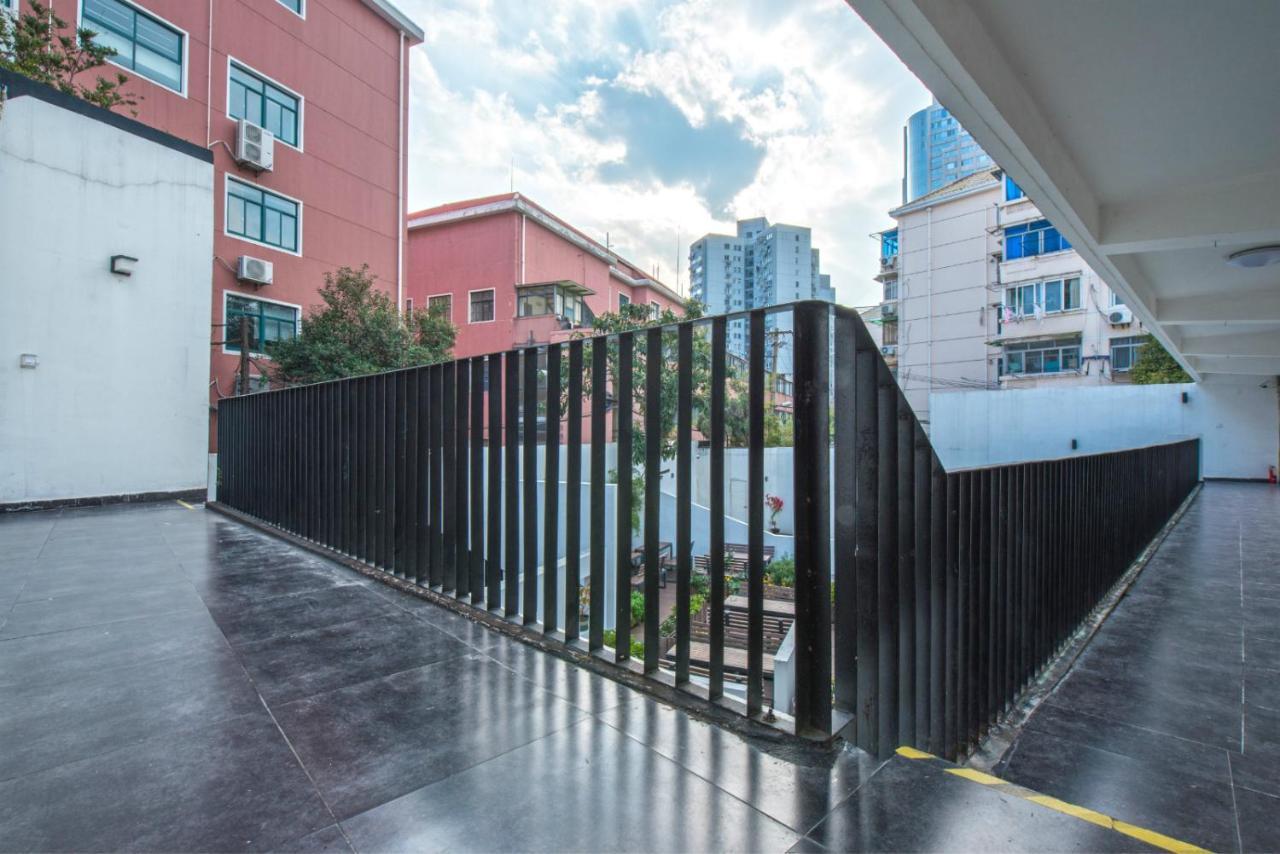Hidden Garden International Youth Hostel -Near Oriental Pearl &Lujiazui -Garden Social Area -Bar -Cafe -Free Laundry Luggage Storage -24H Front Desk -English Service Shanghai Exterior photo